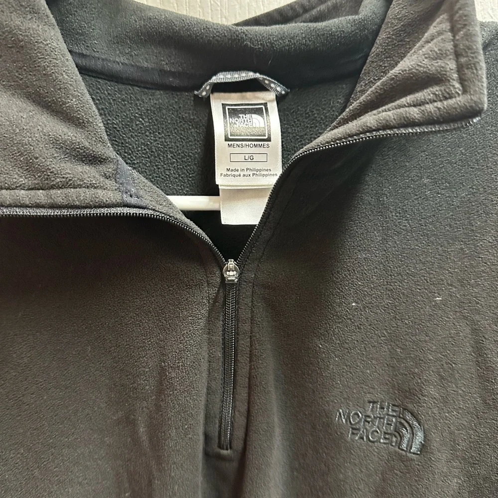 The North Face Charcoal Quarter-Zip Fleece size L/NWOT A186